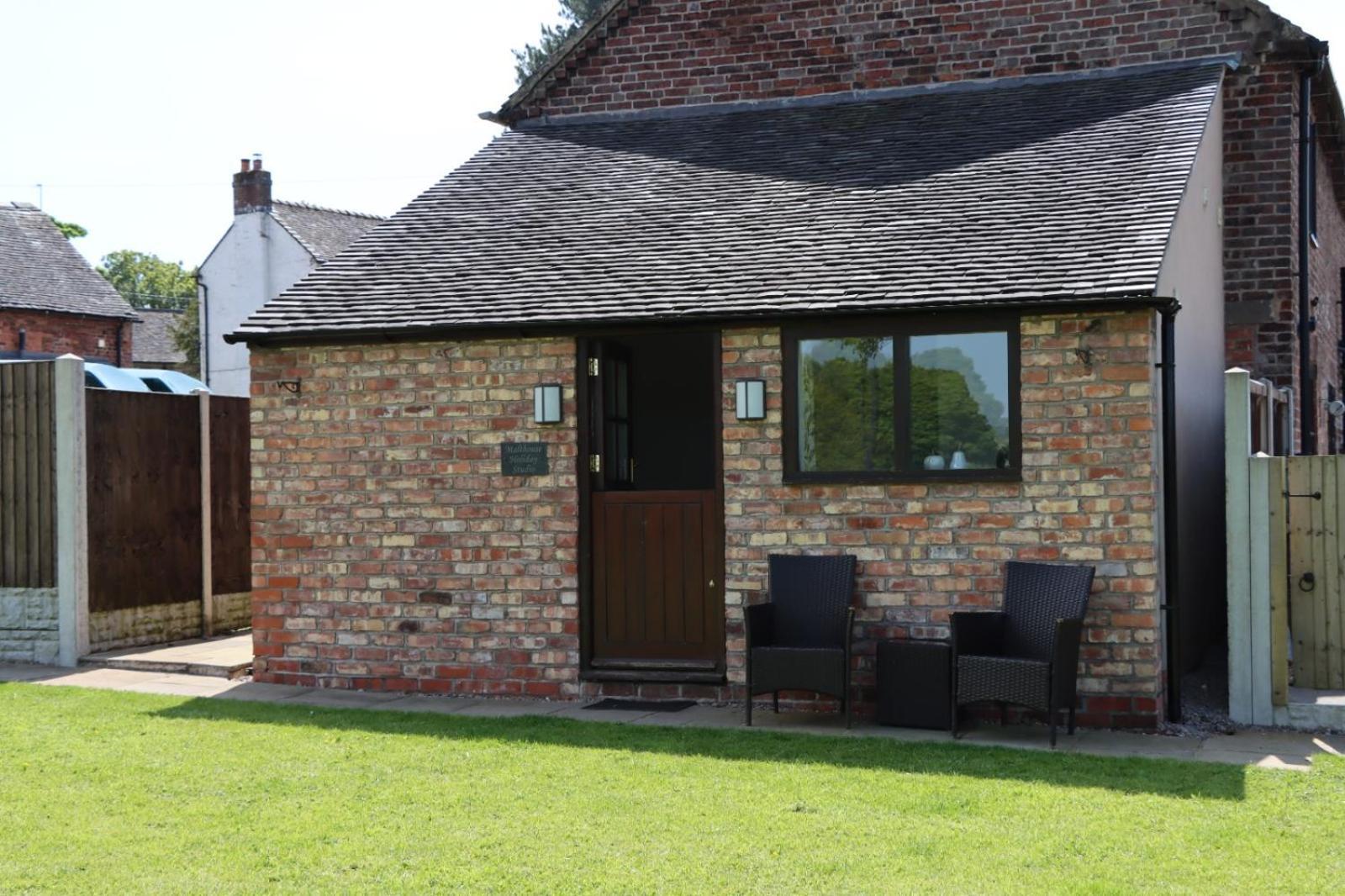 Malthouse Farm Cottage Studio Dilhorne Ngoại thất bức ảnh